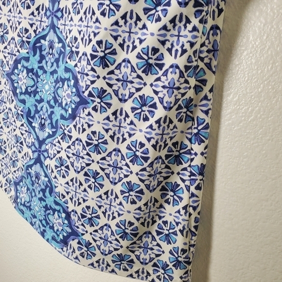 Lands' End Women's Blue & White High Neck Swim Tankini Swimsuit Top - Picture 3 of 9